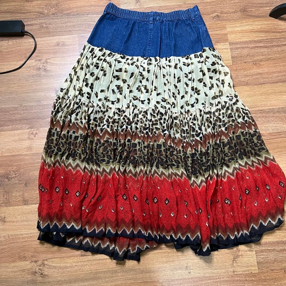 N.D.S. Skirt Size Large - Picture 2 of 3